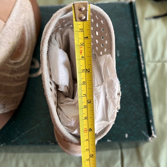 EMU Numeralla Perforated Ankle Booties - Picture 5 of 16